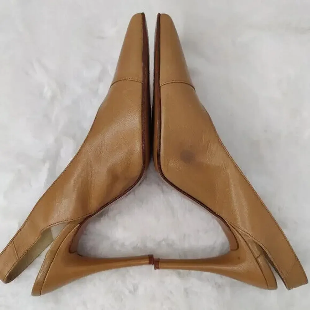 Vintage tan Y2K BCBGMaxazria Pointed Toe Pump size 8B